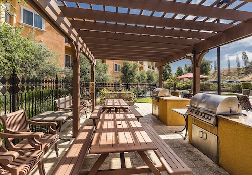 Stay at the Vino Bello during V.Sattui Harvest Ball Weekend