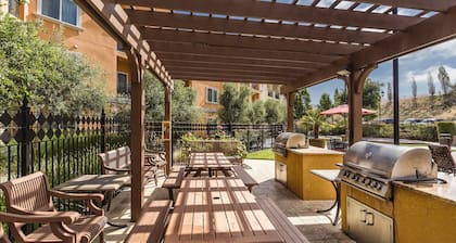 Stay at the Vino Bello during V.Sattui Harvest Ball Weekend