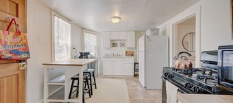 Milwaukee 1BR Bungalow with free parking