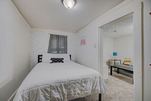 1 bedroom, iron/ironing board, travel cot, free WiFi