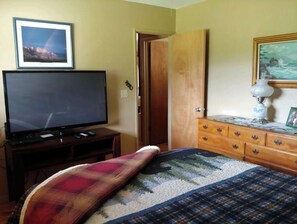 2 slaapkamers, een bureau, een strijkplank/strijkijzer, gratis wifi