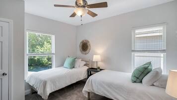 3 chambres, fer et planche Ă repasser, Wi-Fi gratuit, draps fournis