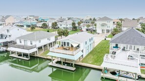 Exterior - Grab your fishing poles and enjoy the view!!! (Galveston)