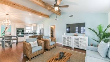 Smart TV, table tennis