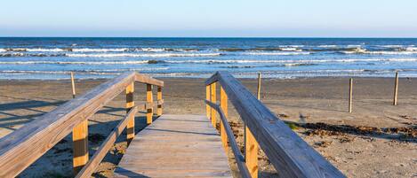 靠近海滩、沙滩毛巾