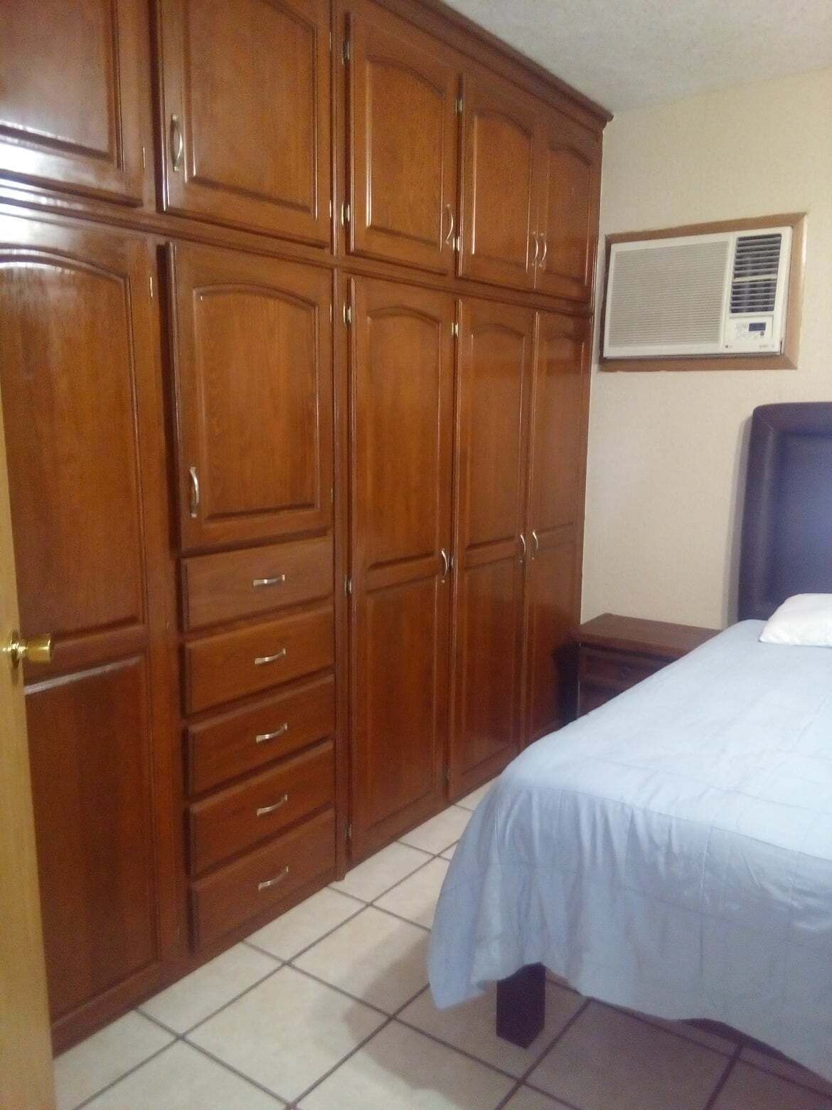 Appartement Classique, 2 grands lits | 1 chambre, fer et planche à repasser, Wi-Fi gratuit, draps fournis