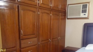 Departamento clásico, 2 camas Queen size | 1 habitación, tabla de planchar con plancha, wifi gratis y ropa de cama