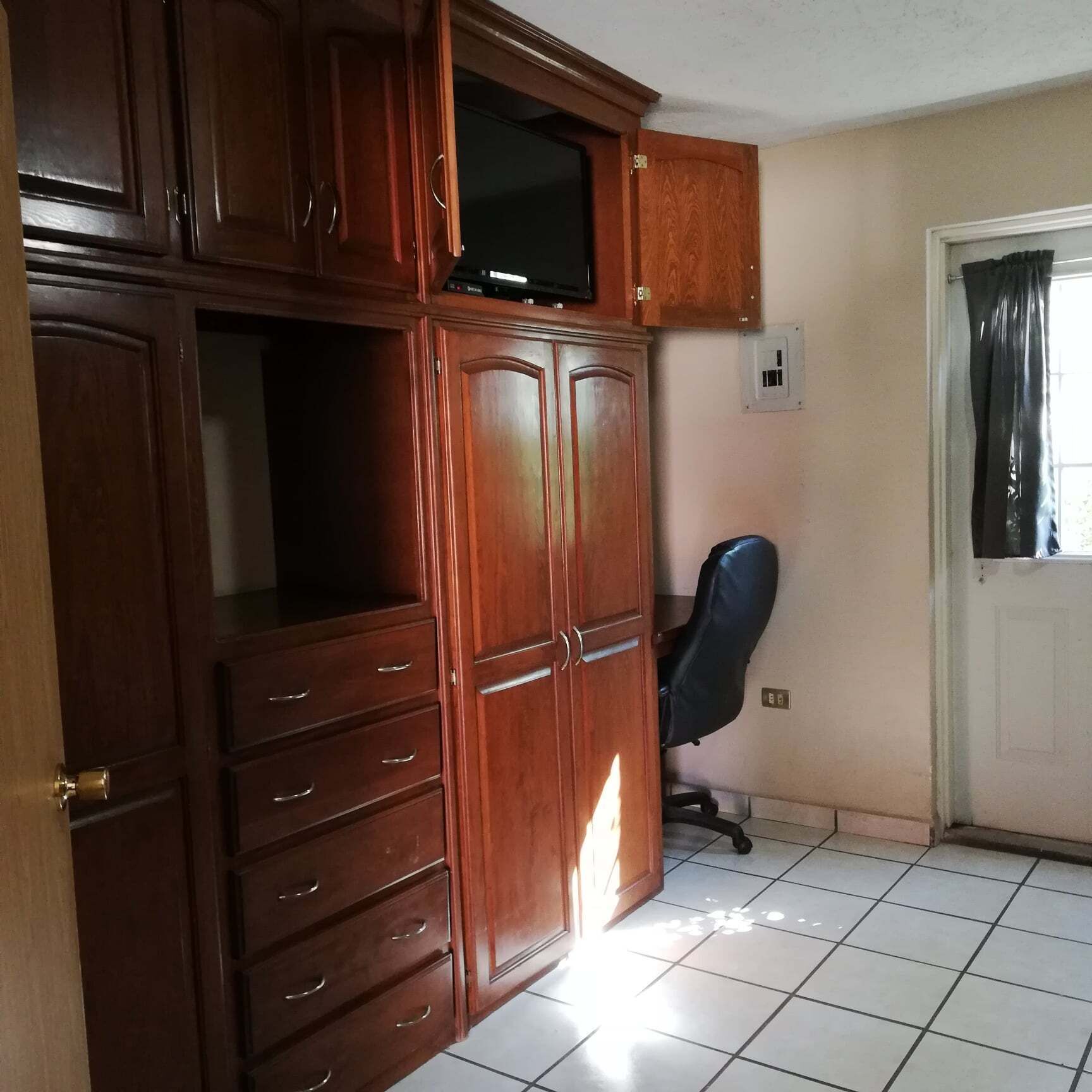 Classic Apartment, 2 Queen Beds | Living area