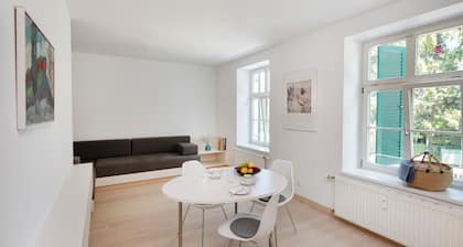 Schickes Apartment in Denkmalgeschütztem Haus in Seenähe
