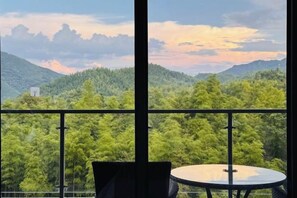 屋外ダイニングエリア