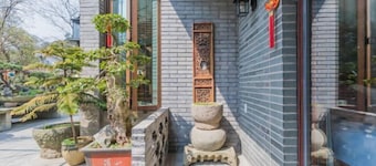 Zhangshe Courtyard Hotel
