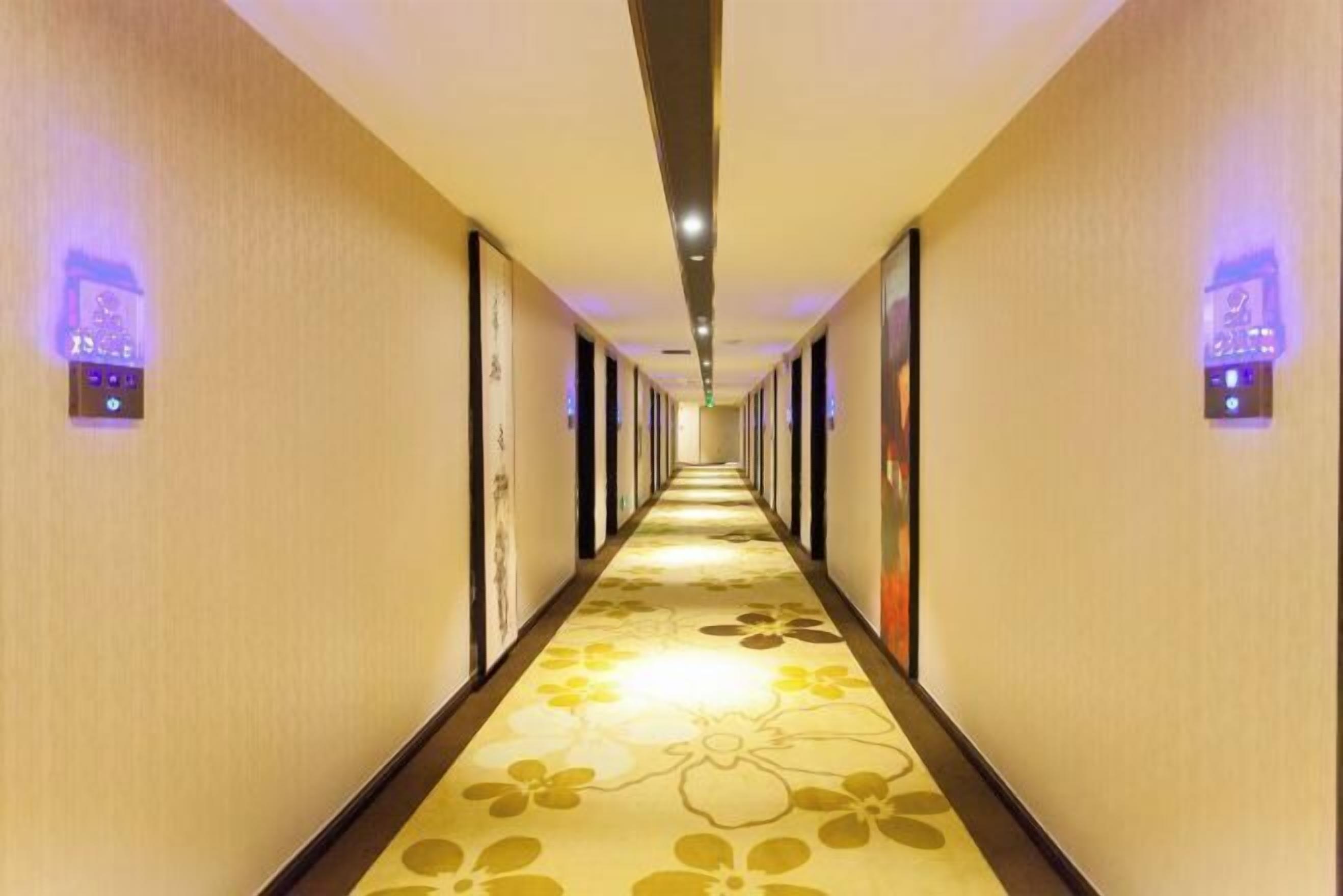 المنشأة من الداخل