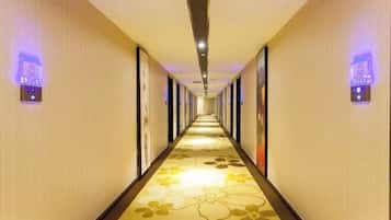 المنشأة من الداخل