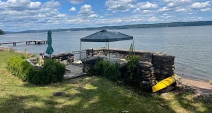 Luxury Hudson River Retreat- quaint town, nature & NYC nearby.