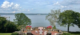 Luxury Hudson River Retreat- quaint town, nature & NYC nearby.