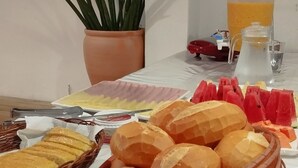 매일 뷔페 무료 아침 식사 포함