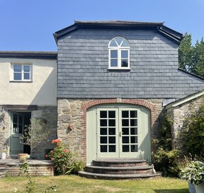 Exterior detail - Pretty Converted Stable Block. Village Centre, close to Lost Gardens of Heligan (Saint Ewe)