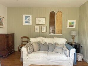 Smart TV, fireplace - Pretty Converted Stable Block. Village Centre, close to Lost Gardens of Heligan (Saint Ewe)