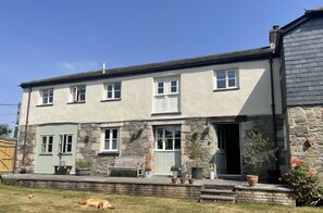Exterior - Pretty Converted Stable Block. Village Centre, close to Lost Gardens of Heligan (Saint Ewe)