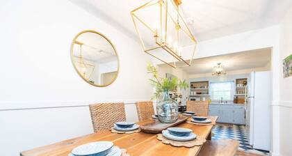 Nestled amongst the site of Old Graham Springs is where you will find The Blue Cottage