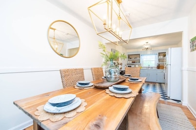 Nestled amongst the site of Old Graham Springs is where you will find The Blue Cottage