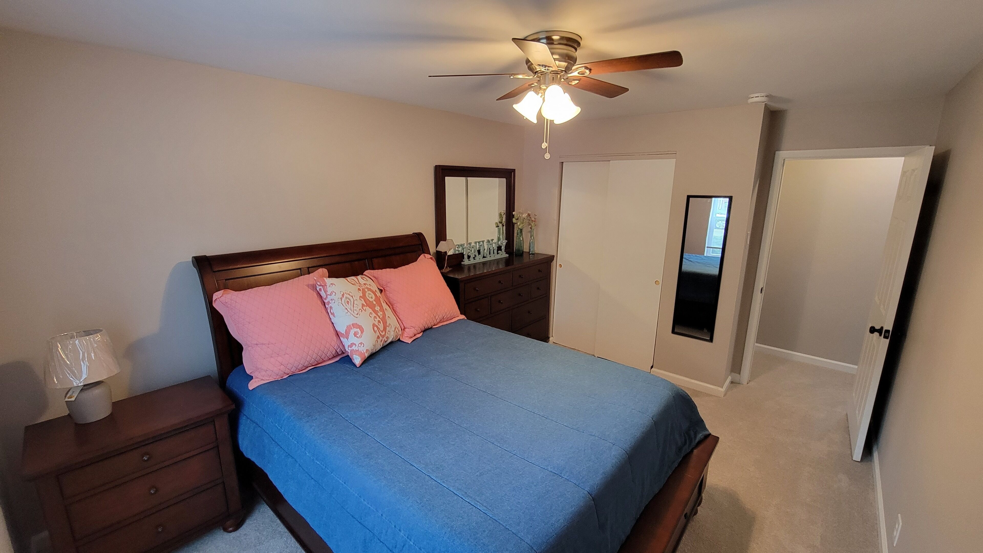 3 chambres, bureau, fer et planche à repasser, Wi-Fi gratuit