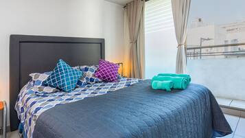 1 habitación, escritorio, tabla de planchar con plancha y wifi gratis