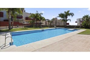 Outdoor pool - Ático Duplex en Benalmádena Vistas al mar y Montaña dos Habitaciones (Benalmádena)