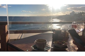 Outdoor dining - Ático Duplex en Benalmádena Vistas al mar y Montaña dos Habitaciones (Benalmádena)