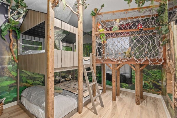 3 habitaciones, tabla de planchar con plancha, cuna de viaje y wifi