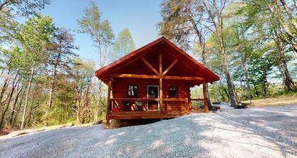 Secluded cabin for 2 in the Hocking Hills