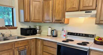 Peaceful 2 bdrm in the woods-