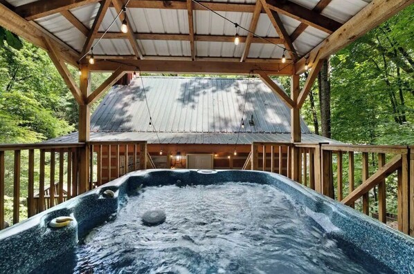Baignoire à remous extérieure
