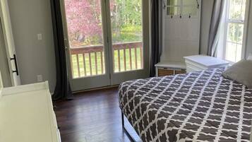 7 bedrooms, iron/ironing board, travel crib, free WiFi