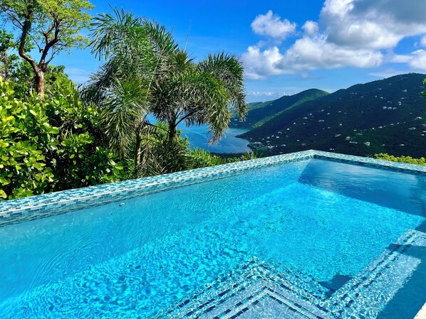 Alberca al aire libre 