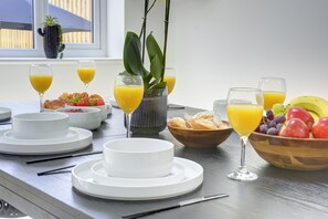 House | Private kitchen - The Cedars,family,contractors, Close to London B (Croydon)