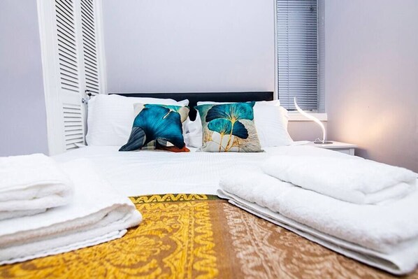 1 habitación, tabla de planchar con plancha, wifi y ropa de cama 