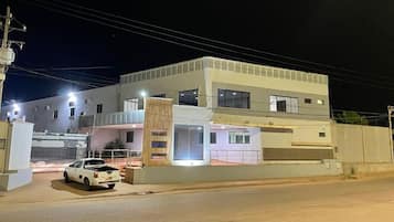 Fachada de la propiedad