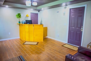 Lobby - Relax and Unwind in Knights Inn Harrisonville! Pets Allowed, Free Parking (Harrisonville)