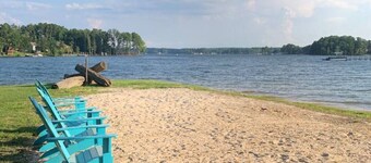 Private cottage w/a HOT TUB, Dock, SUPs & Kayaks