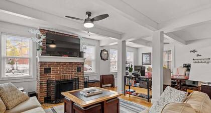 Charming & Historic 2BR Oasis in Downtown Luxury