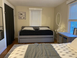 4 bedrooms, iron/ironing board, WiFi, bed sheets - Charming Dunn’s Corners Westerly Cape (Westerly)