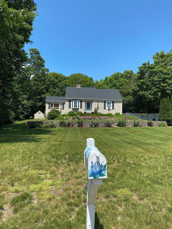 Exterior - Charming Dunn’s Corners Westerly Cape (Westerly)