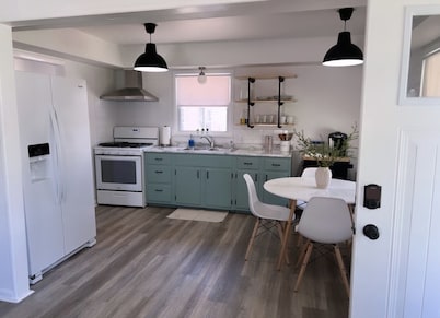 Newly renovated home by Cedar Point