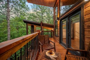 Terrace/patio - Cozy Nights Cabin Luxury and Location (Broken Bow)