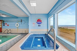 Indoor spa tub
