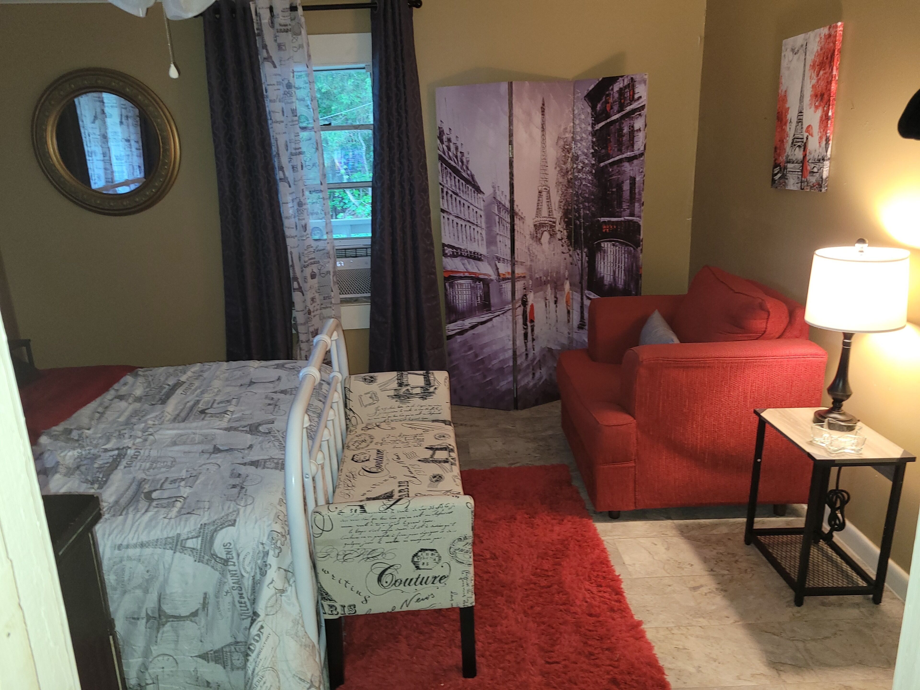3 habitaciones, escritorio, tabla de planchar con plancha y wifi gratis 