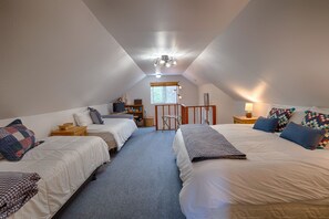 3 habitaciones, escritorio, tabla de planchar con plancha y wifi gratis