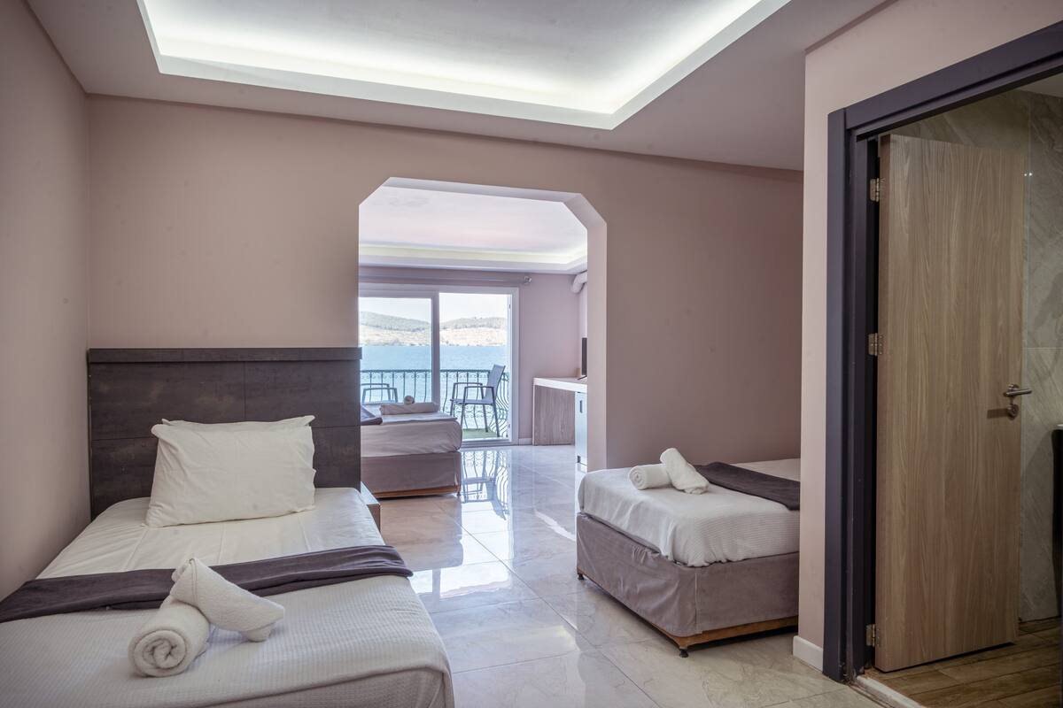 Family Room, Beachfront | Soundproofing, bed sheets