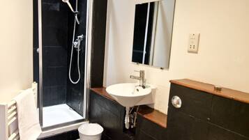 Caja de seguridad en la habitación y escritorio
